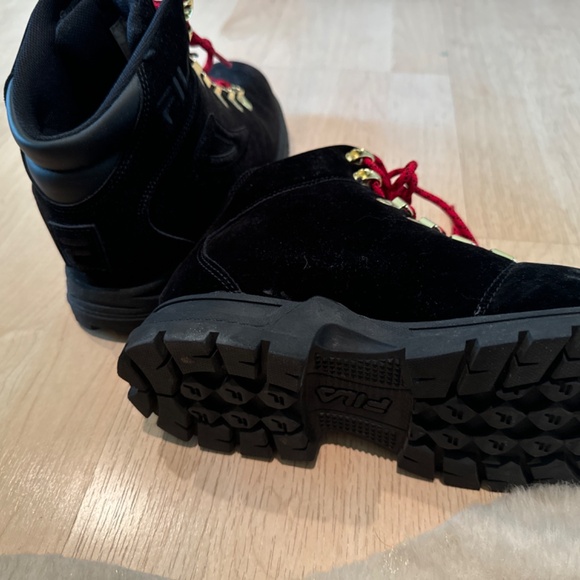 FILA VELVET CHUNKY BOOTS - Picture 3 of 3